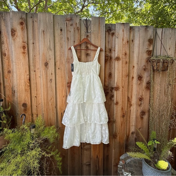 White Floral Burnout Bustier Basque-Style Tiered Midi Dress 🌿 - Picture 7 of 9